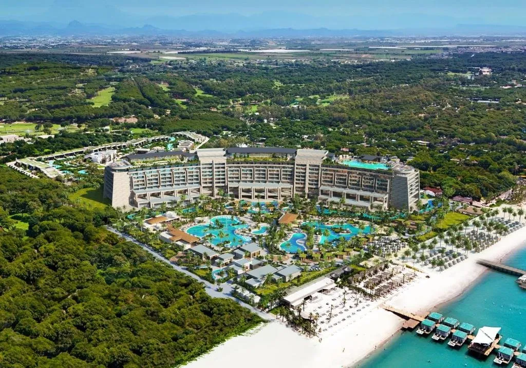Regnum Carya Crown